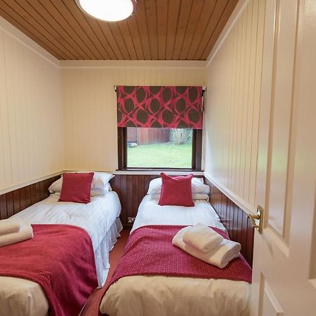 Conifer Lodge 25 With Hot Tub Newton Stewart Minnigaff Экстерьер фото