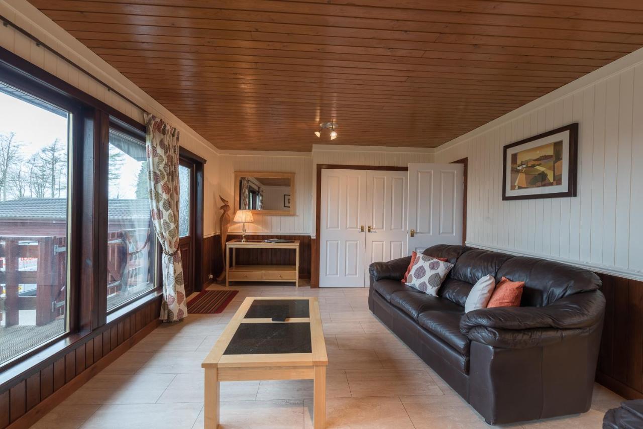 Conifer Lodge 25 With Hot Tub Newton Stewart Minnigaff Экстерьер фото