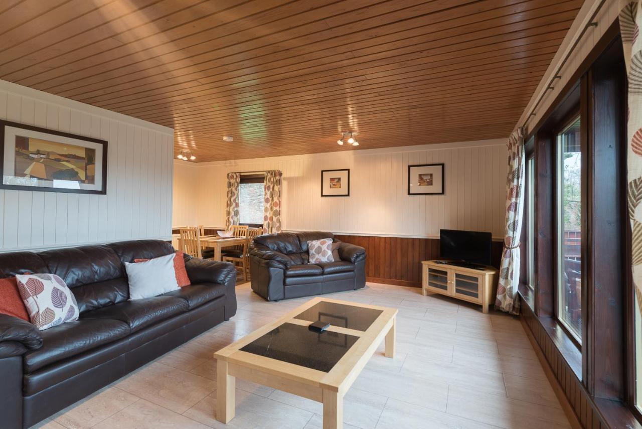 Conifer Lodge 25 With Hot Tub Newton Stewart Minnigaff Экстерьер фото
