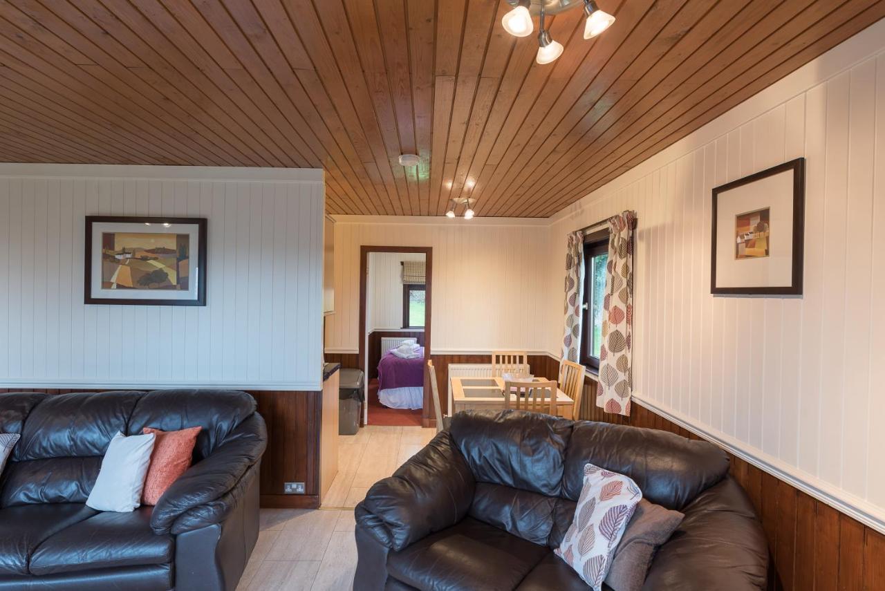 Conifer Lodge 25 With Hot Tub Newton Stewart Minnigaff Экстерьер фото