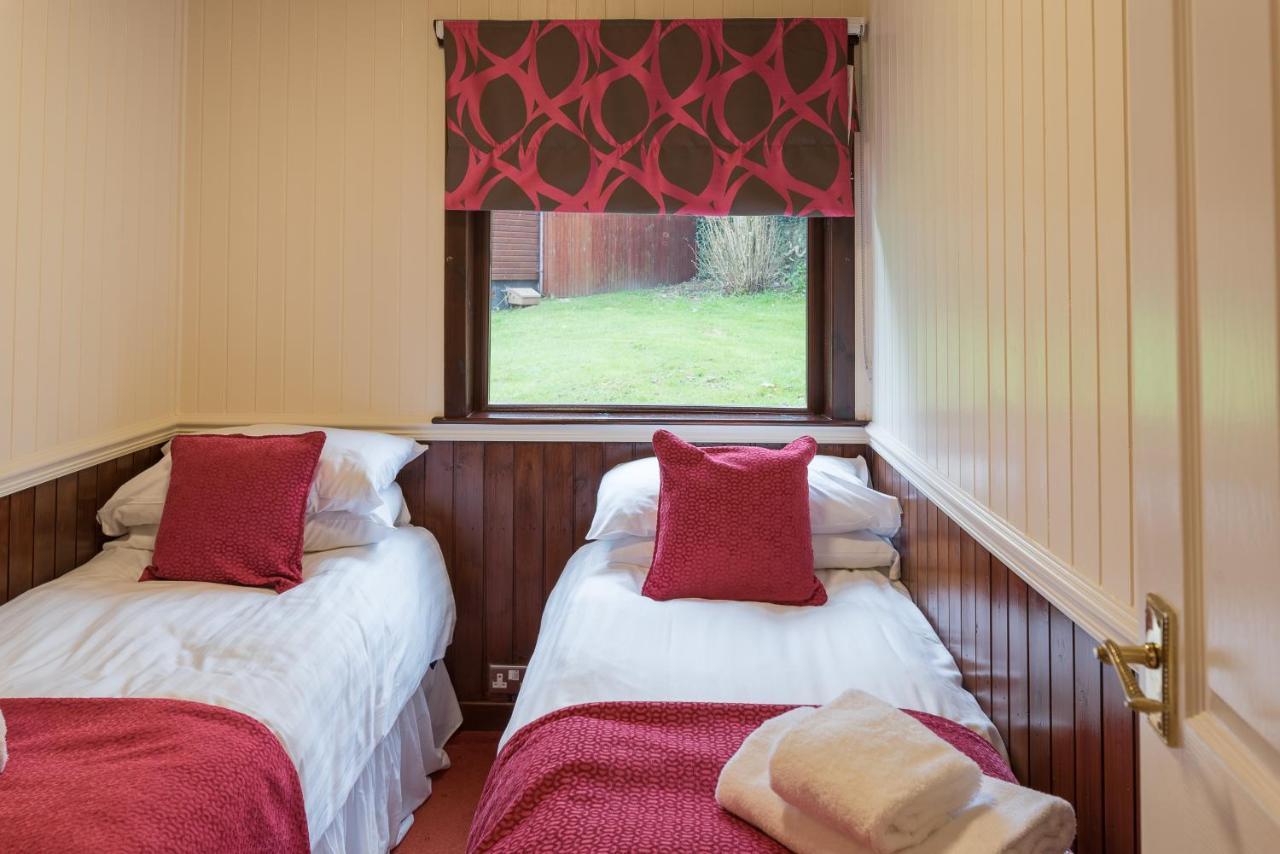 Conifer Lodge 25 With Hot Tub Newton Stewart Minnigaff Экстерьер фото