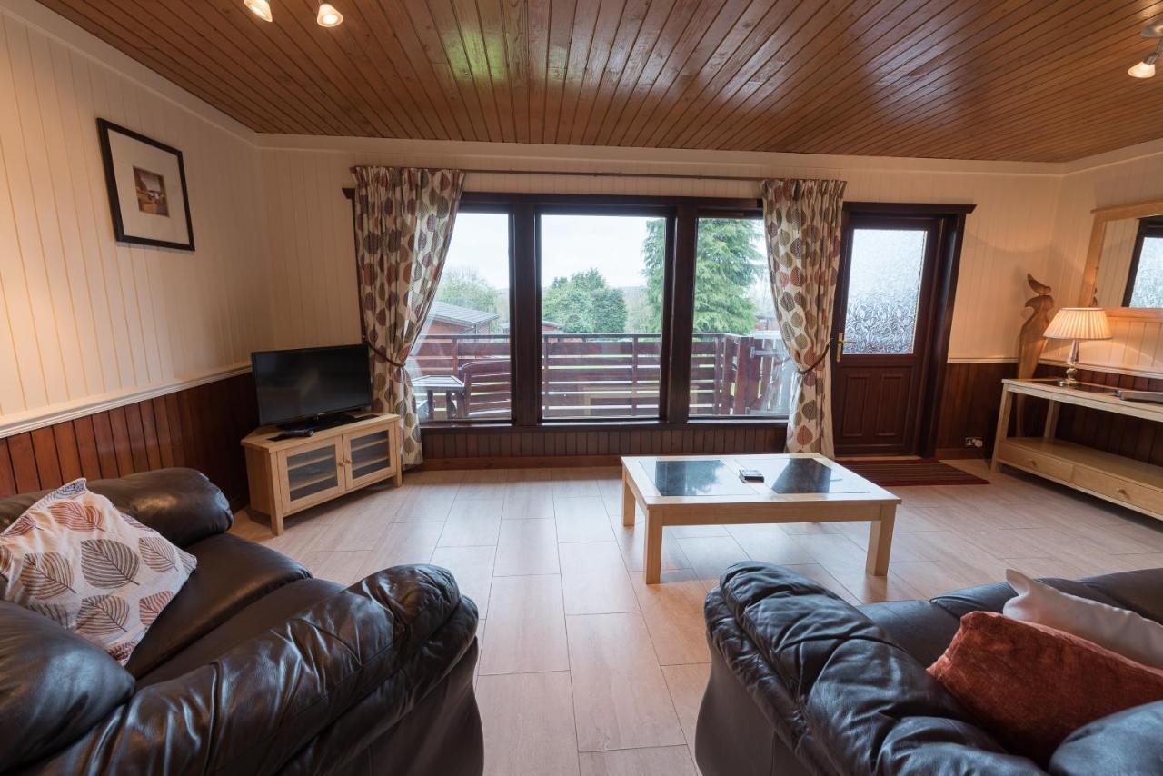 Conifer Lodge 25 With Hot Tub Newton Stewart Minnigaff Экстерьер фото